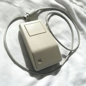 🇺🇦 Vintage Apple M Desktop Bus Mouse